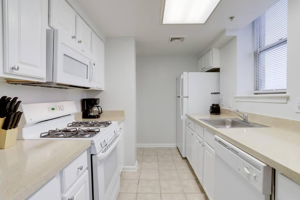 Gorgeous Ballston With Gym & Views *