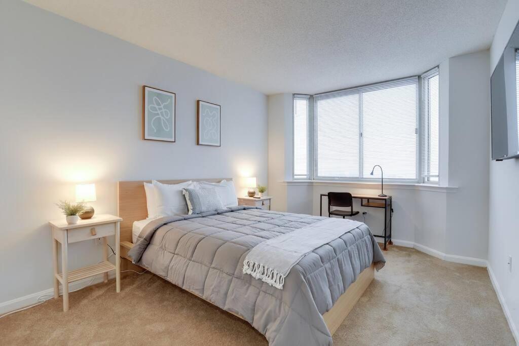 Gorgeous Ballston With Gym & Views *