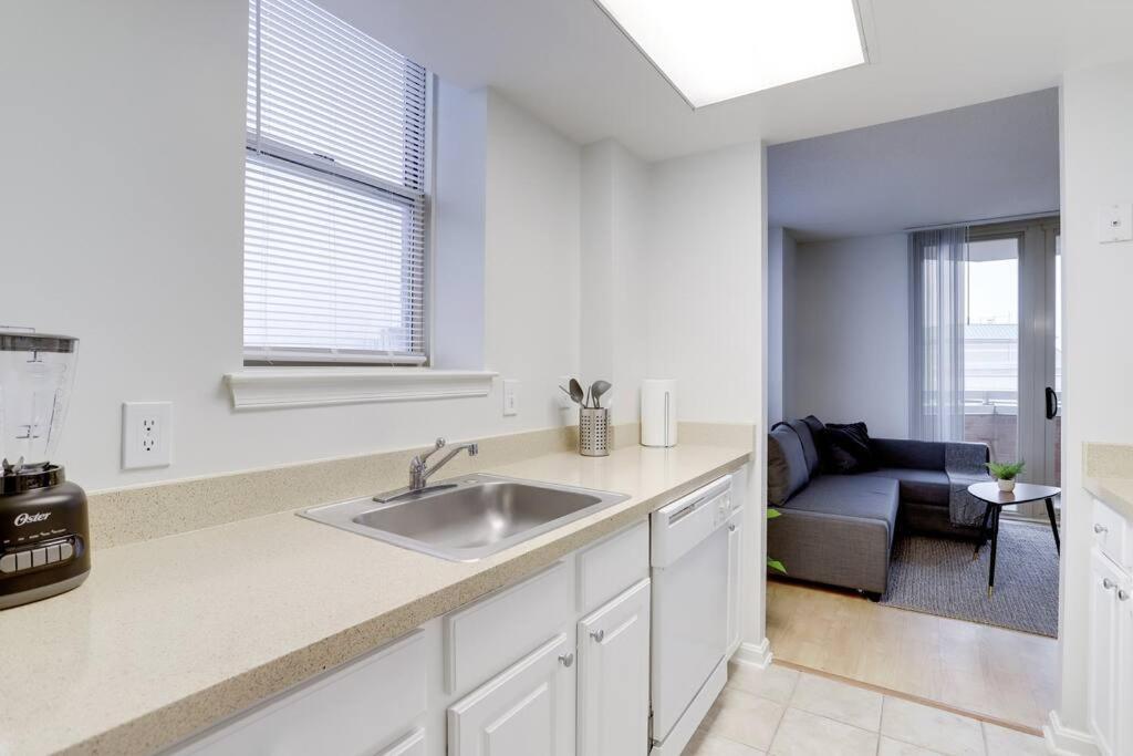 Apartment Gorgeous Ballston With Gym & Views *