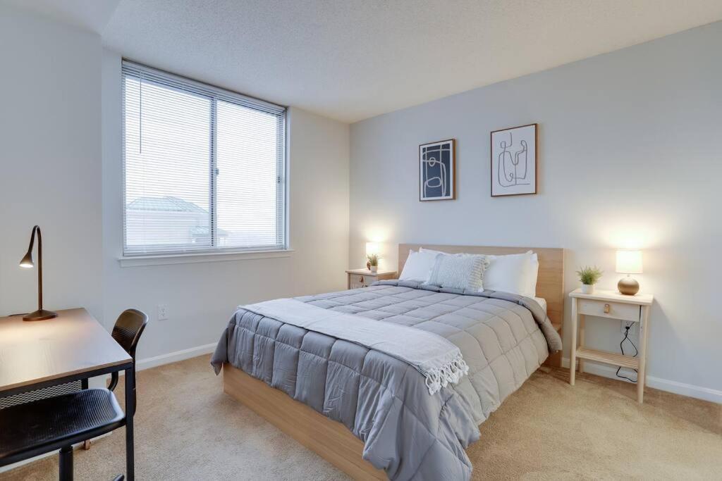 Gorgeous Ballston With Gym & Views