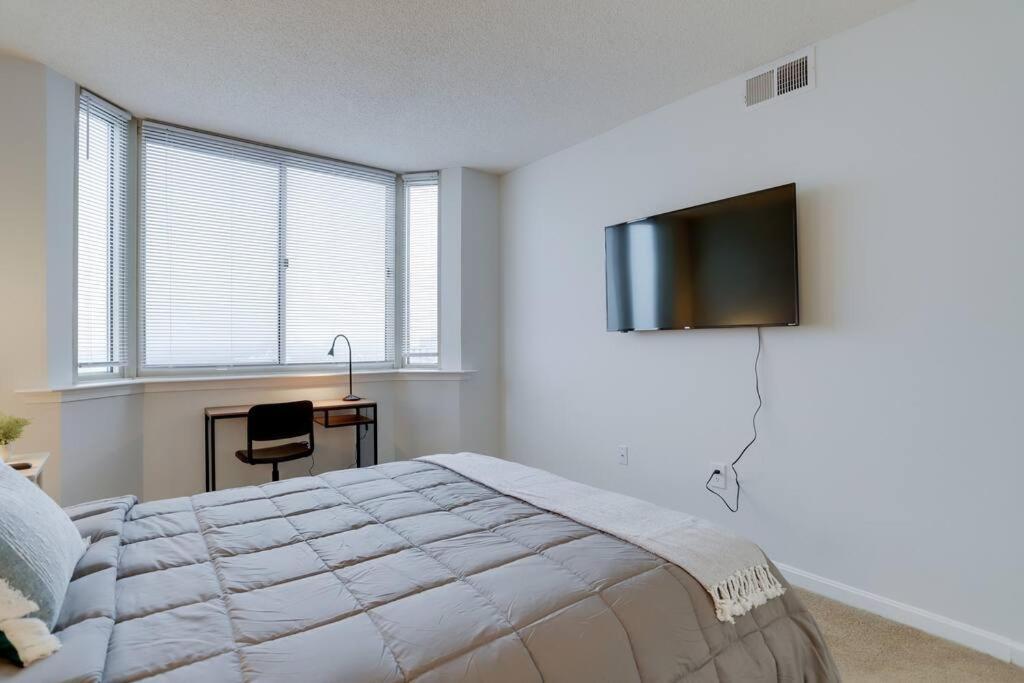 Gorgeous Ballston With Gym & Views Apartment Arlington