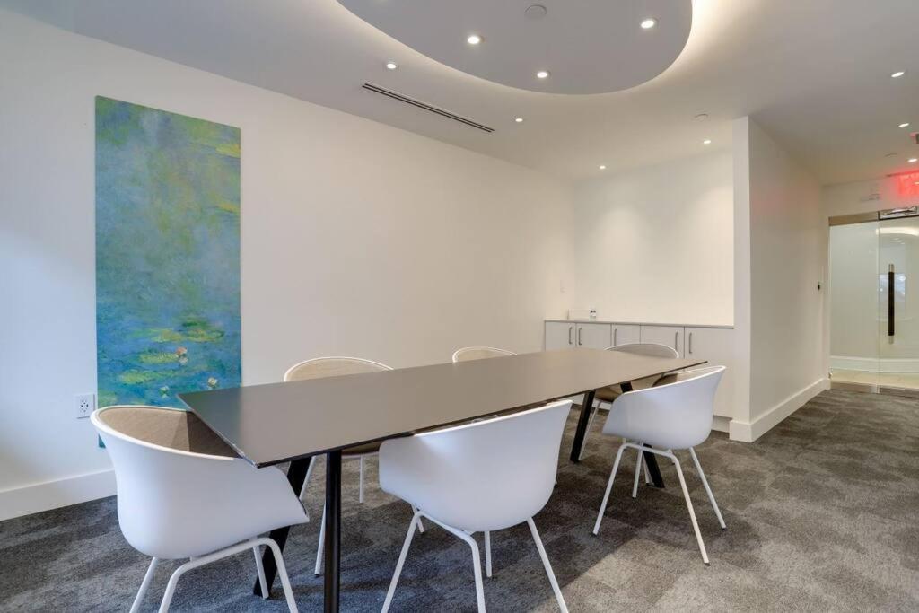 Gorgeous Ballston With Gym & Views Arlington