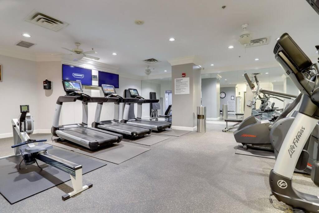 Gorgeous Ballston With Gym & Views Apartment Arlington